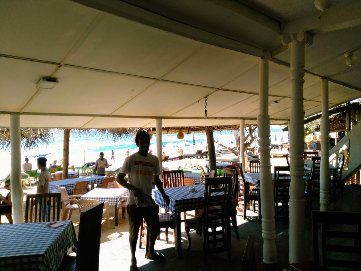 Sunnys Beach Guest House Hikkaduwa Extérieur photo