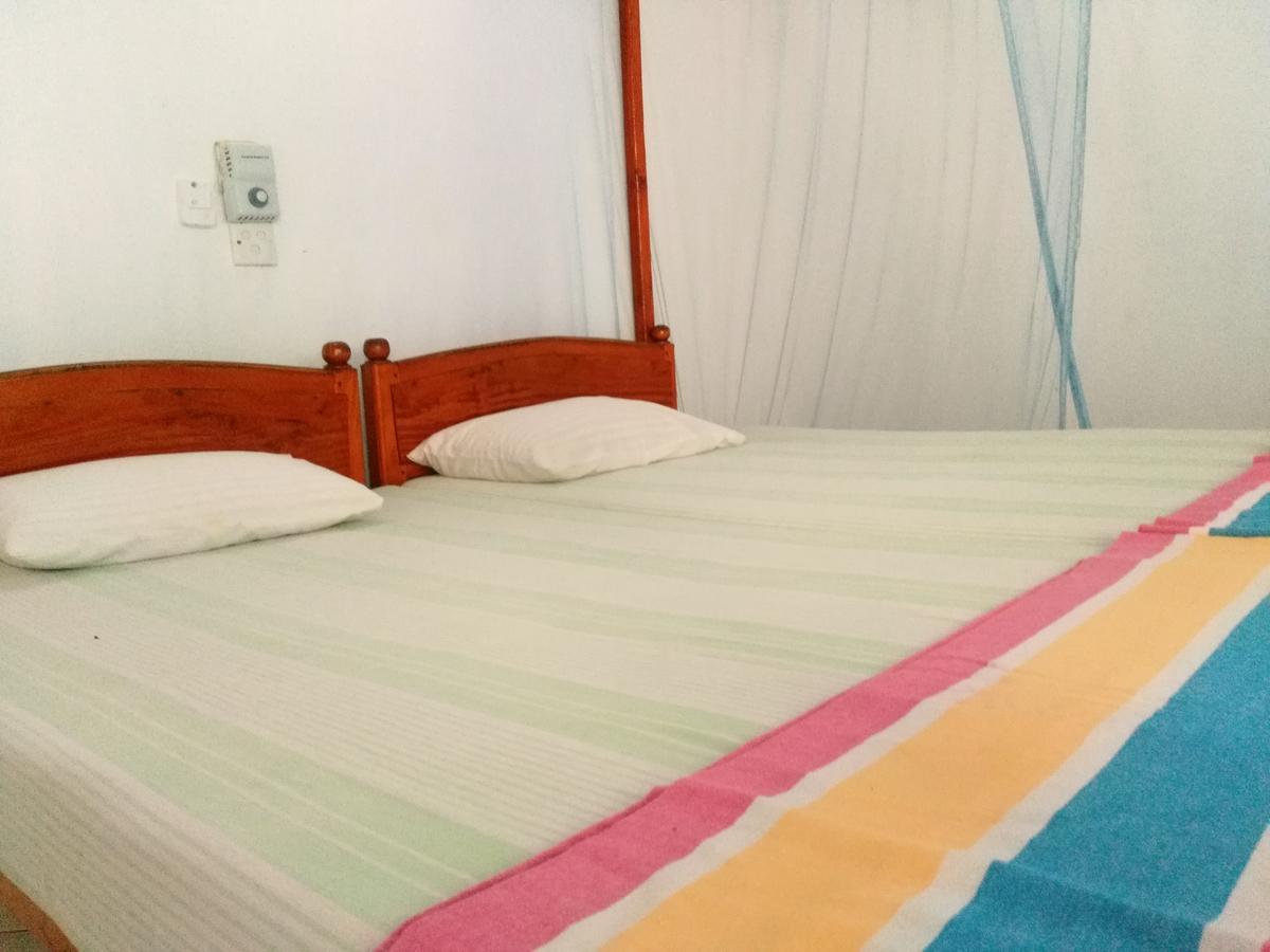Sunnys Beach Guest House Hikkaduwa Extérieur photo